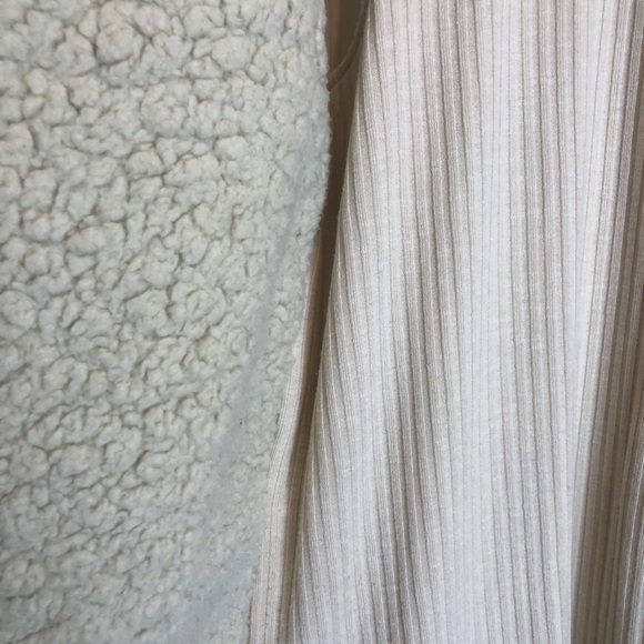 Concepts Sleeveless Sherpa with Suede Like Front and Ribbed Knit Back.  Size 3X - Picture 5 of 10